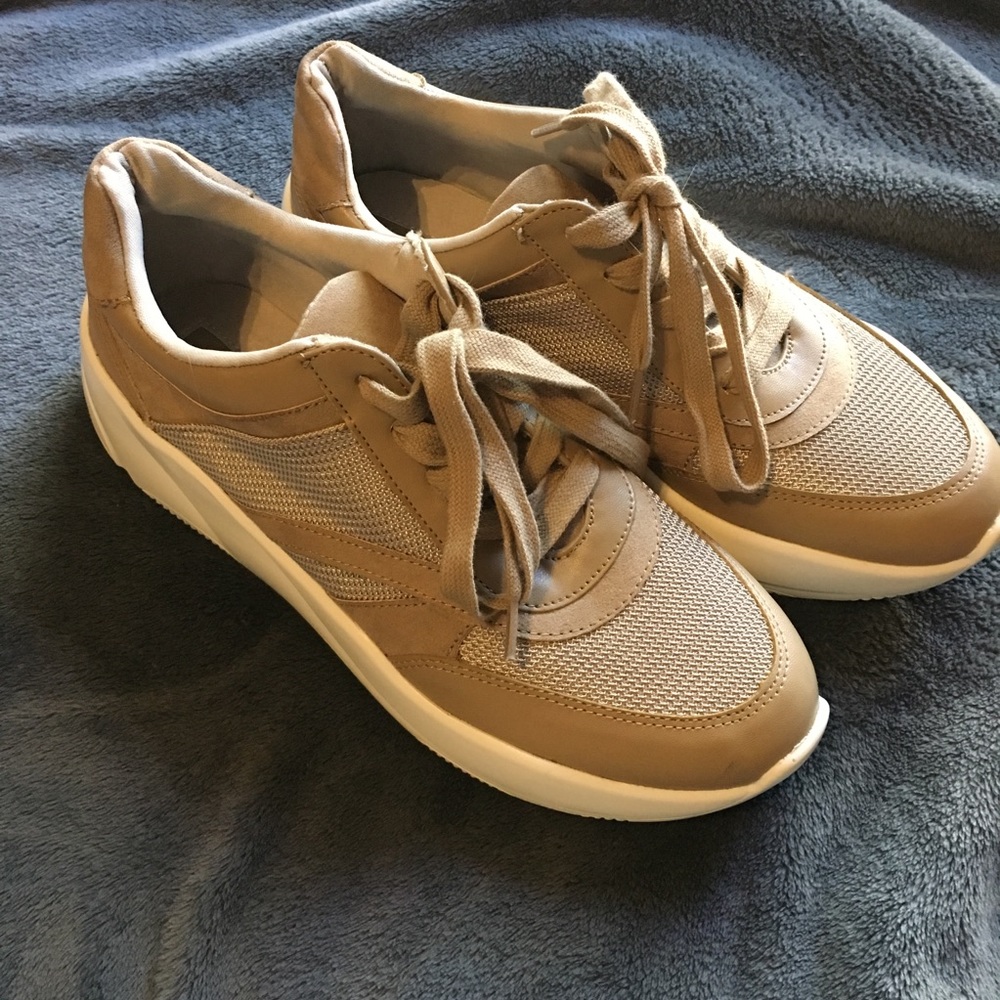 Tennis Shoes